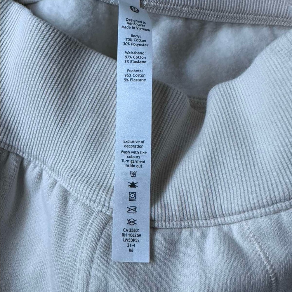 Lululemon - Picture 6 of 9